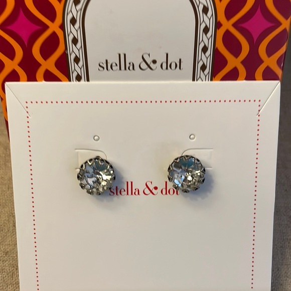 Stella & Dot Vintage Crystal Studs - Picture 1 of 2